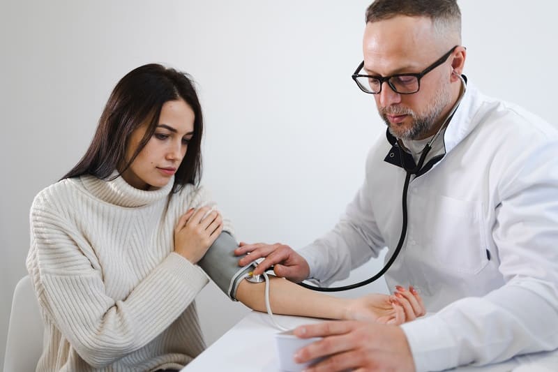 Diagnóstico y tratamiento de arritmias ofrecido por él Dr. Fidencio Hernández Solalinde que es especialista en Cardiología clínica